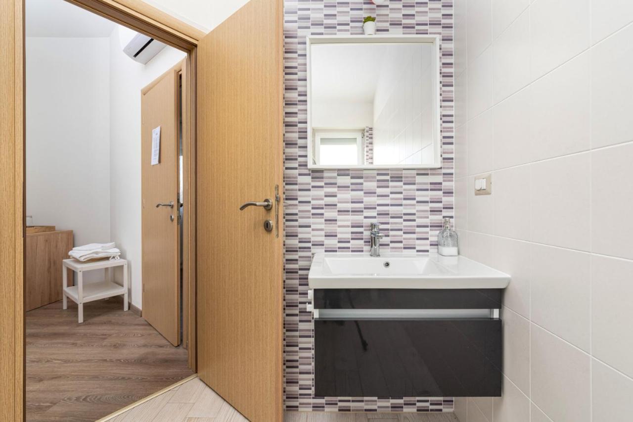 Rooms Karolina Funtana Extérieur photo